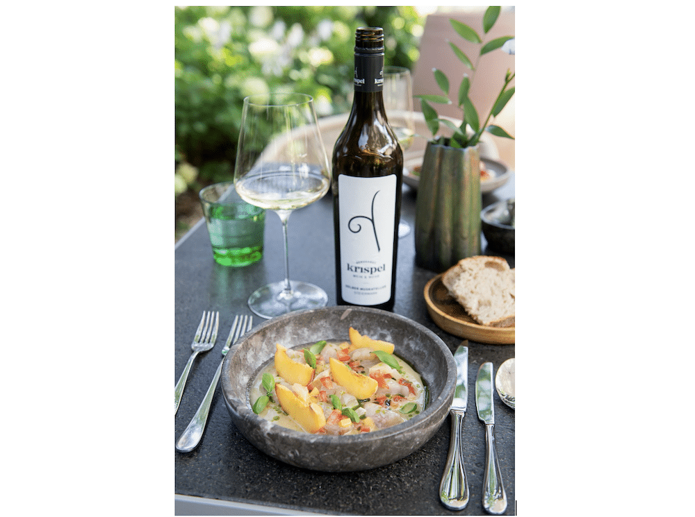 Rezept für eine Ceviche vom Saibling mit Pfirisch und Limette aus dem Genussgut Krispel.